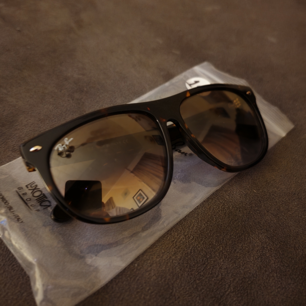 Ray-Ban Boyfriend.